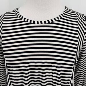 Chico’s Size 2 Black White Striped Tunic Top Women’s 3/4 Sleeve Stretch Knit Top